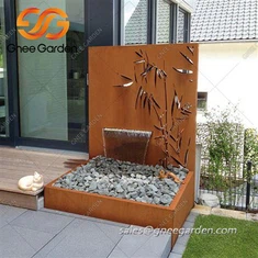 কর্টেন ইস্পাত বাড়ির পিছনের দিকের পুকুর